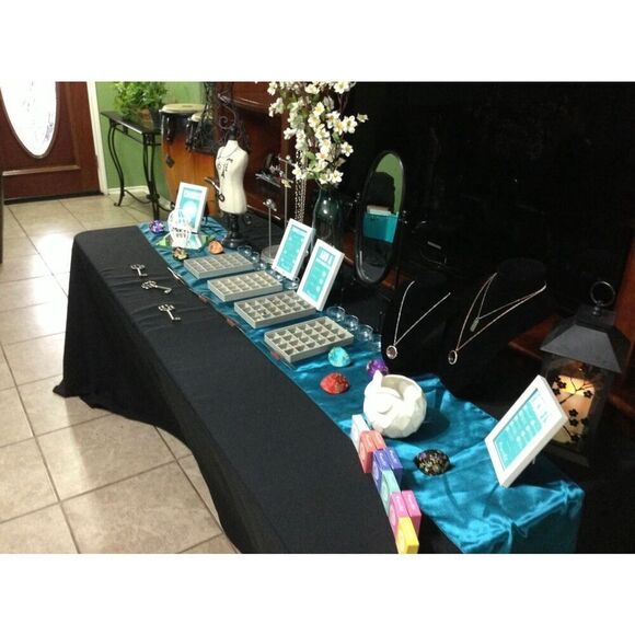 Womens LA 6” Drape Full Length Black Banquet Style Tablecloth 90 x 132 - Picture 3 of 3